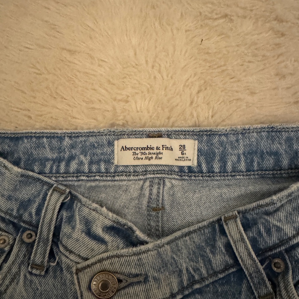 Abercrombie & Fitch 90’s criss cross ultra high rise jeans - Picture 2 of 3